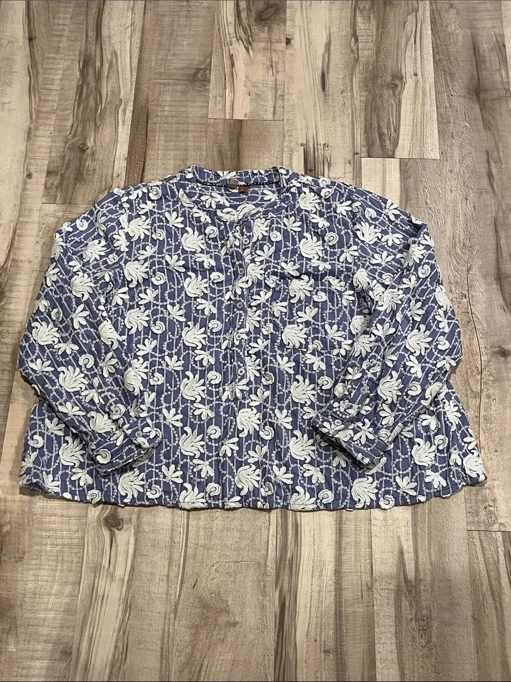 Pilcro Embroidered Floral Shirt size large